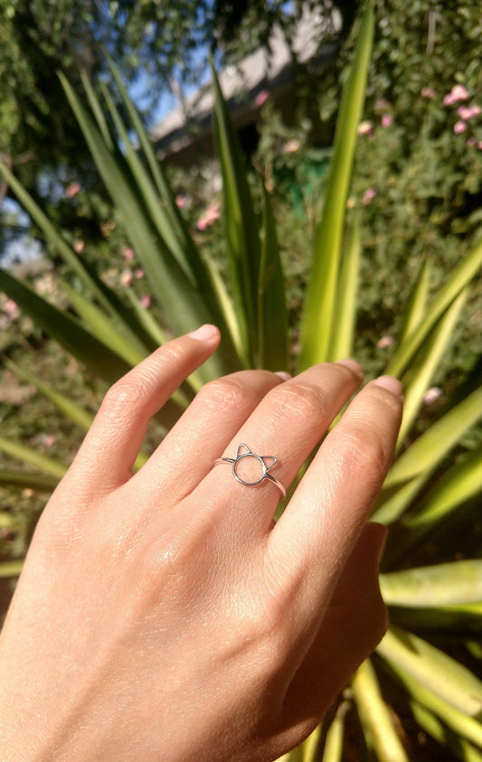 Sterling Silver dainty Cat face ring